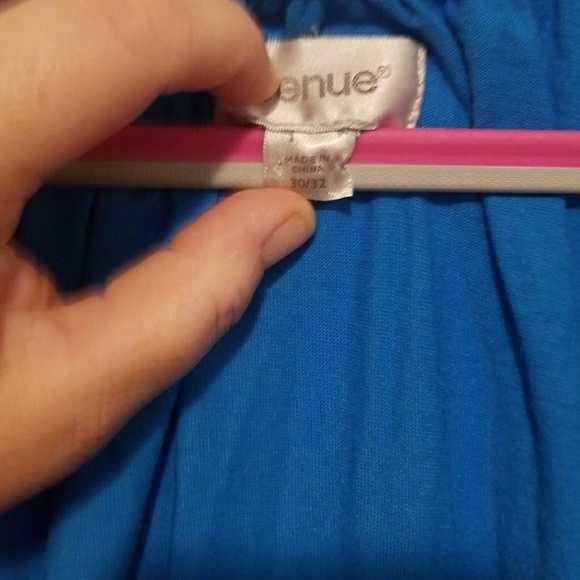 Top - Picture 2 of 3